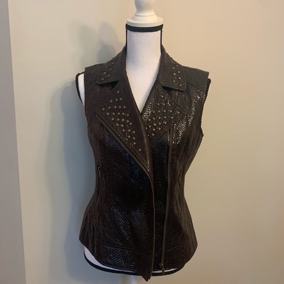 V Cristina Dark Brown faux snake skin/brass studs - Picture 1 of 4